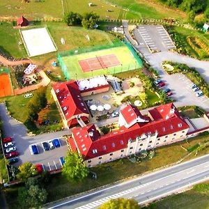 Hotel Allvet Drnovice (Vyskov) Exterior photo