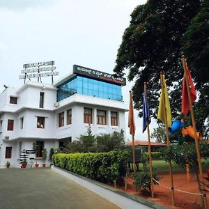 Kumar'S The White House Mysore Exterior photo