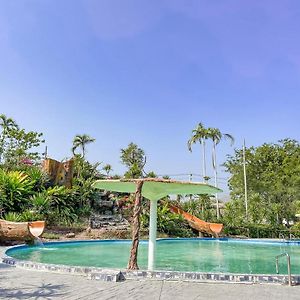 Alongkorn Farm And Resort Kaeng Krachan Exterior photo