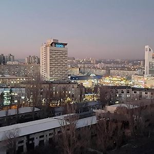 Modern Apartment In The Center Of Town Chisinau Exterior photo