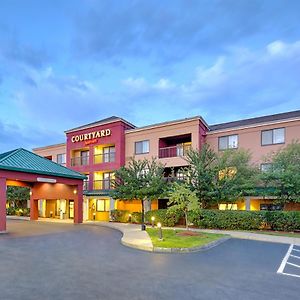 Courtyard Manchester-Boston Regional Airport Exterior photo