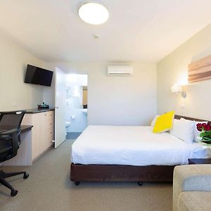 Ibis Styles Canberra Tall Trees Camberra Exterior photo