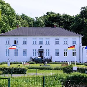 Ostsee-Gutshaus Am Salzhaff Pepelow Naehe Rerik- Am Meer Residieren! Klein Stromkendorf Exterior photo