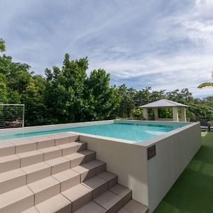 Alpha 8 On Waterson - Airlie Beach Exterior photo