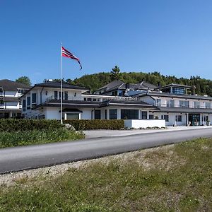 Aursnes Hotell - Reduced Prices, Self-Served Check-In And Check-Out And Without Breakfast Due To Reduced Operation In Summer Season From 8Th July To 5Th August Sykkylven Exterior photo