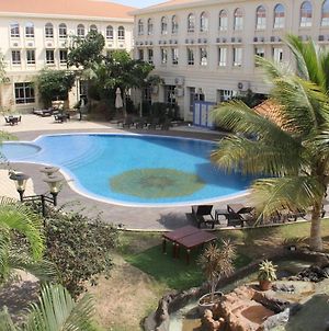 Hotel Victoria Garden Luanda Exterior photo