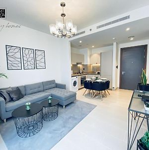 Mira Holiday Homes - Newly Furnished 1 Bedroom In Sobha Hartland Dubai Exterior photo