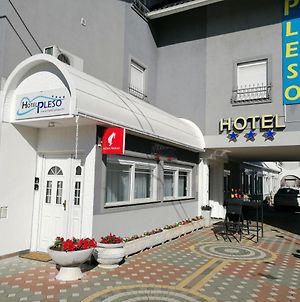 Hotel Garny Pleso Velika Gorica Exterior photo