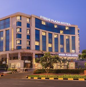 Pride Plaza Hotel, Aerocity New Delhi Nova Deli Exterior photo