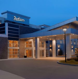 Radisson Hotel & Conference Center Calgary Airport East YYC Exterior photo