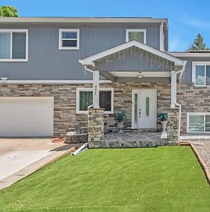 Stunning Remodeled With 5Br & 3Ba Aurora Exterior photo