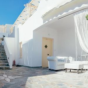 The White Suites Adamantas (Milos) Exterior photo