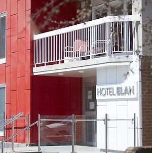 Hotel Elan YYC Exterior photo