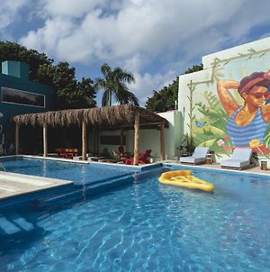 Selina Cancun Downtown Cancún Exterior photo