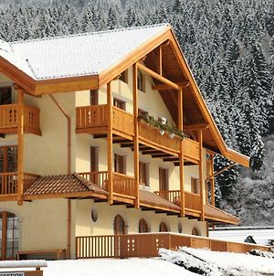 Holidays Dolomiti Apartment Resort Carisolo Exterior photo