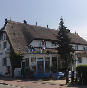 Landhotel Ostseetraum & Fewo Rostock Exterior photo