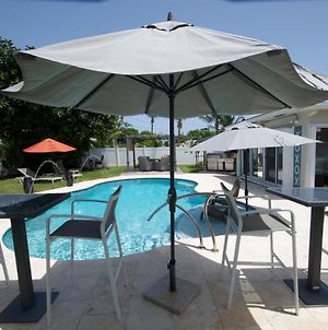 Heated Pool Bungalow Mins From The Beach In Deerfield Beach Exterior photo