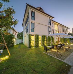 The Wing Boutique Hotel Chiang Mai Exterior photo